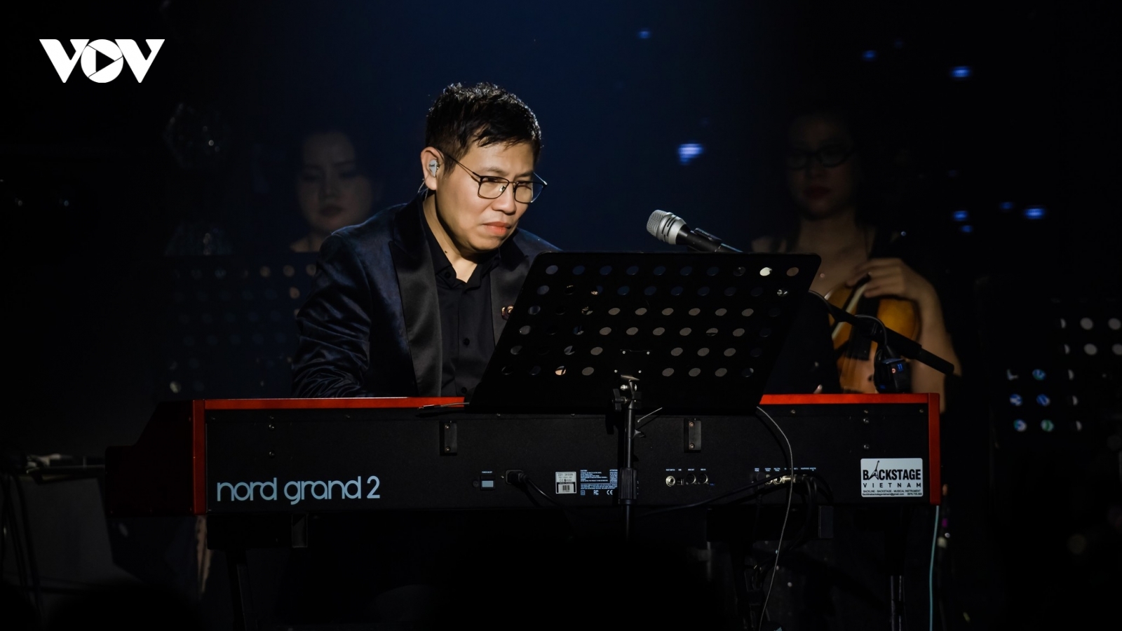 BTC "Về đây bốn cánh chim trời" vẫn bán vé đến phút cuối dù show không thể diễn