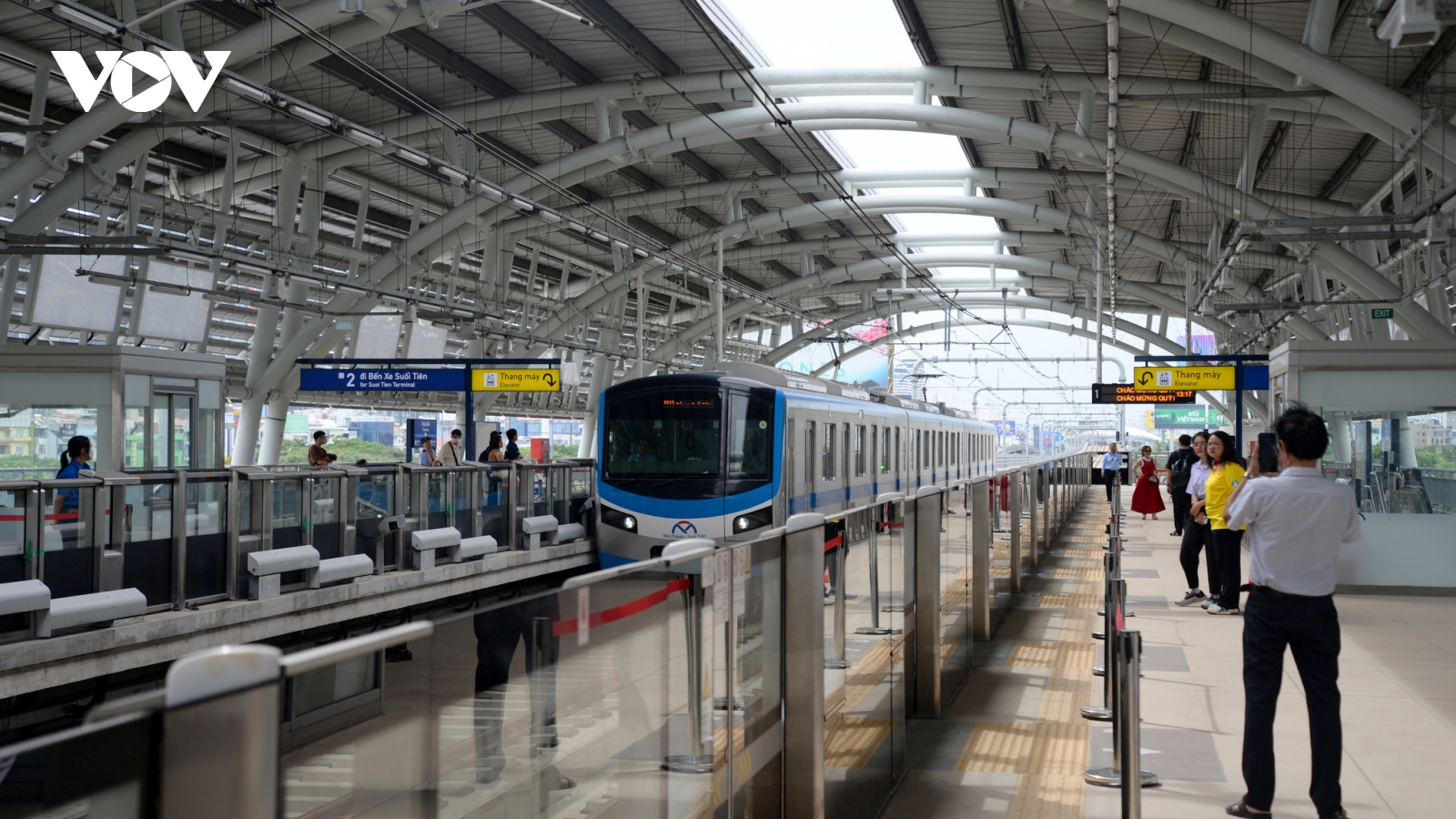Metro 1 TP.HCM phục vụ 19 triệu lượt khách sau một năm