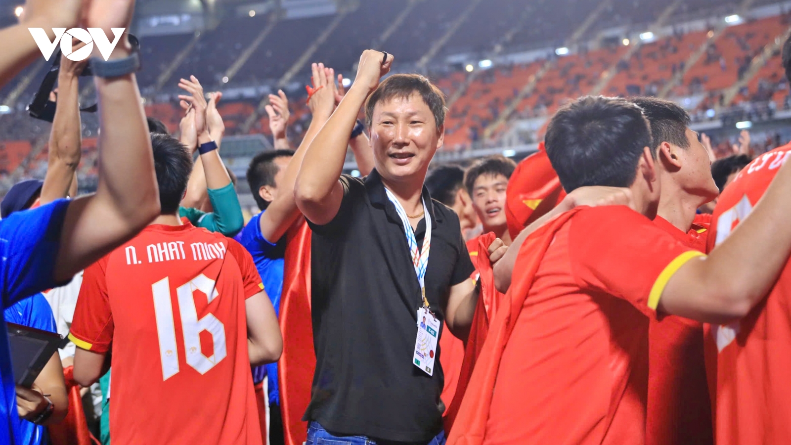 HLV Kim Sang Sik nói gì sau khi cùng U22 Việt Nam xuất sắc giành HCV SEA Games 33