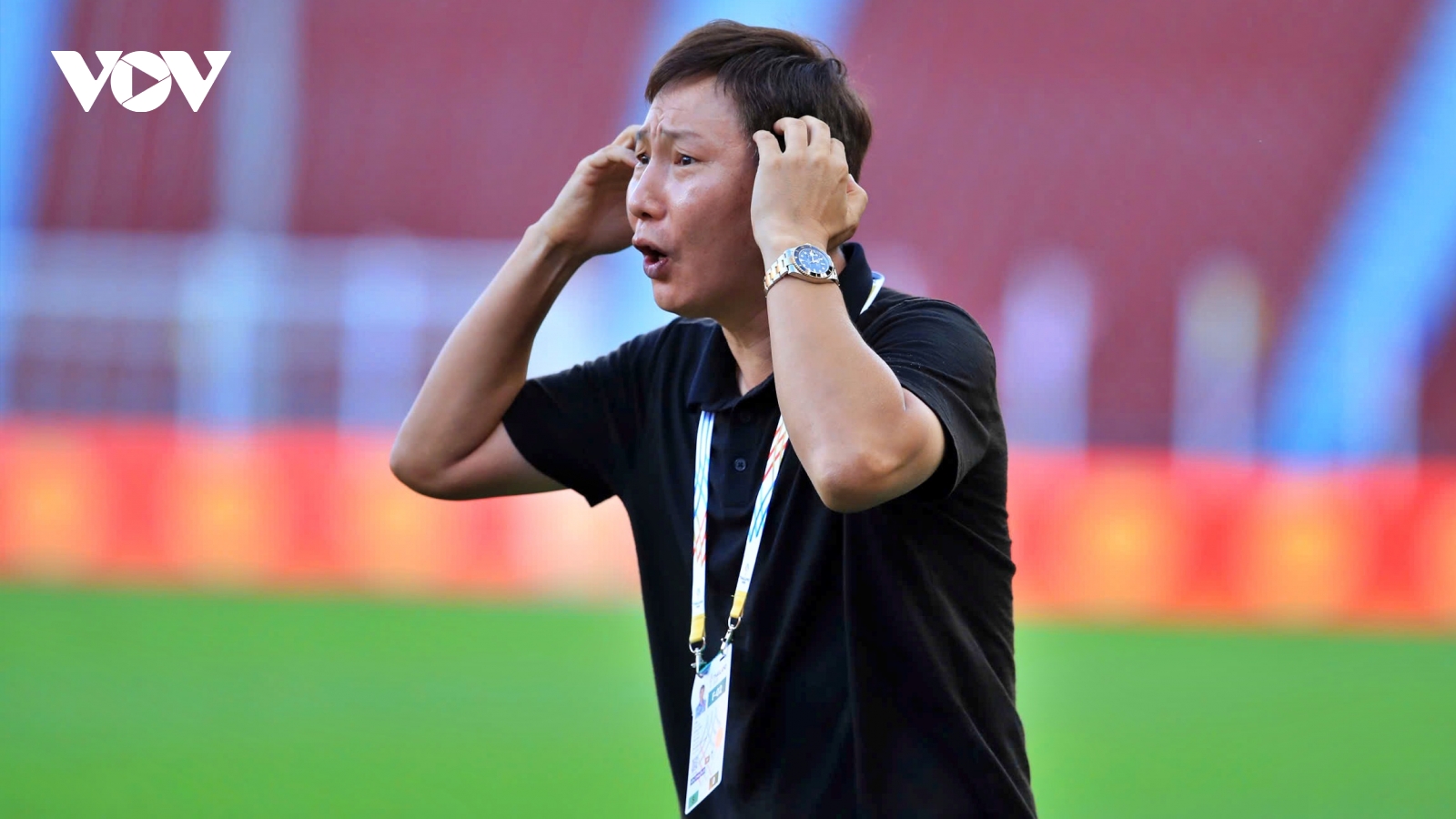 HLV Kim Sang Sik xoa đầu khen Đình Bắc, tuyên bố "không ngán" U22 Thái Lan
