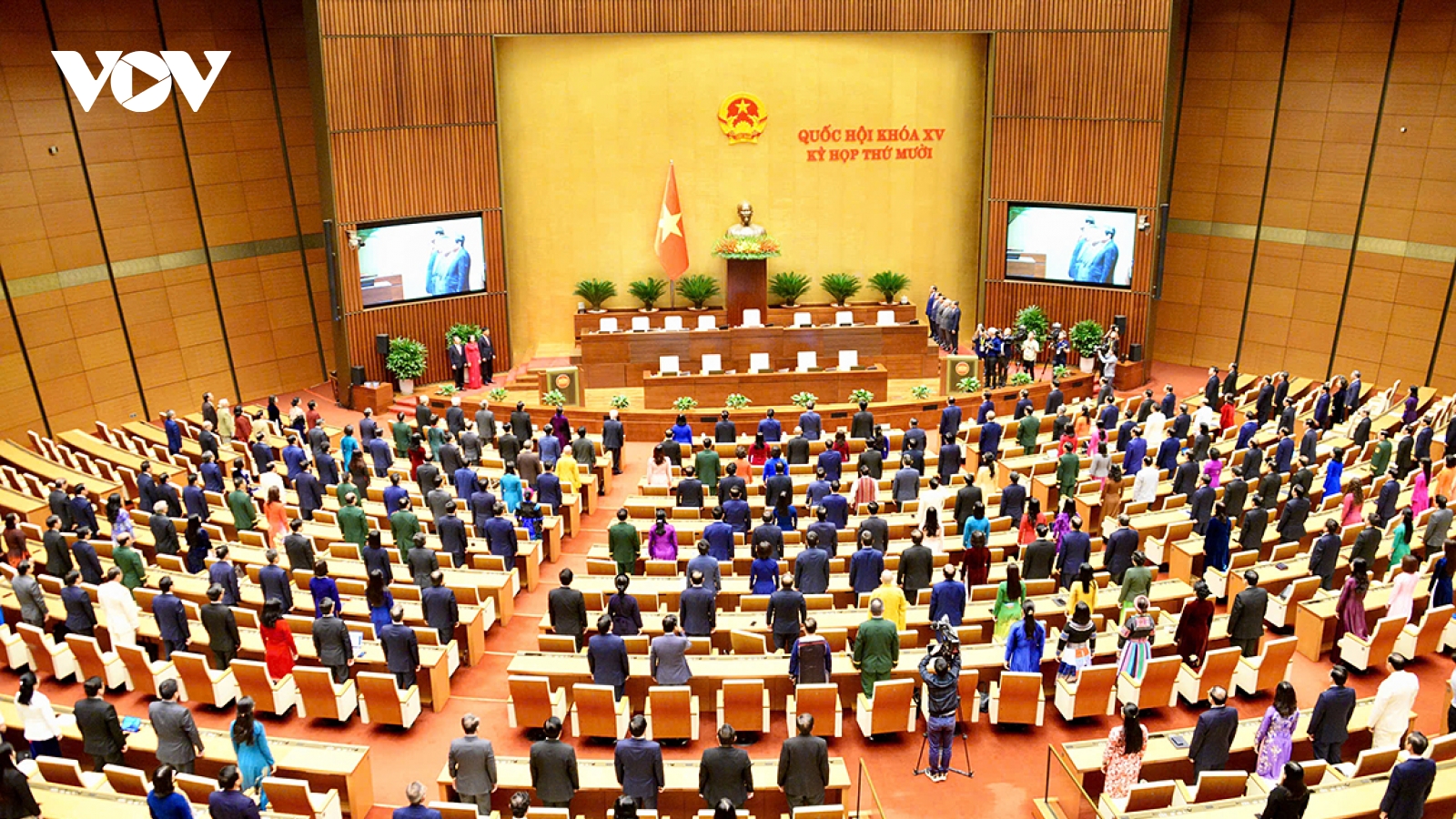 Top legislator calls for bold action as Vietnam enters new era of prosperity
