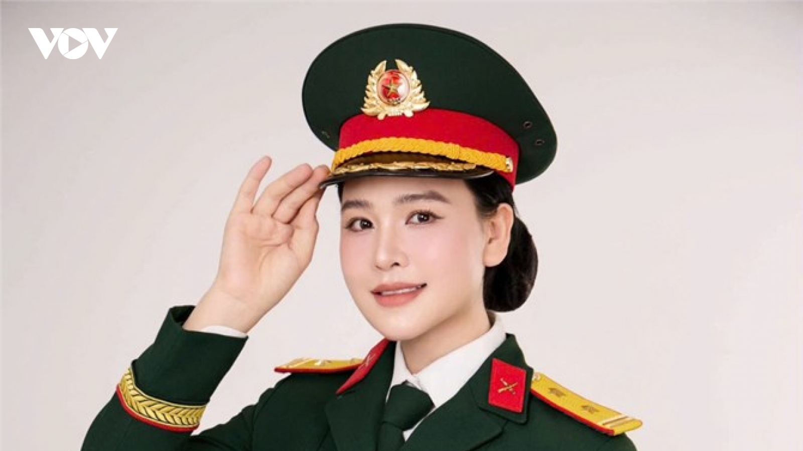 Trung tá, ca sĩ Nhật Huyền: Không ngại "ngược dòng" trong âm nhạc
