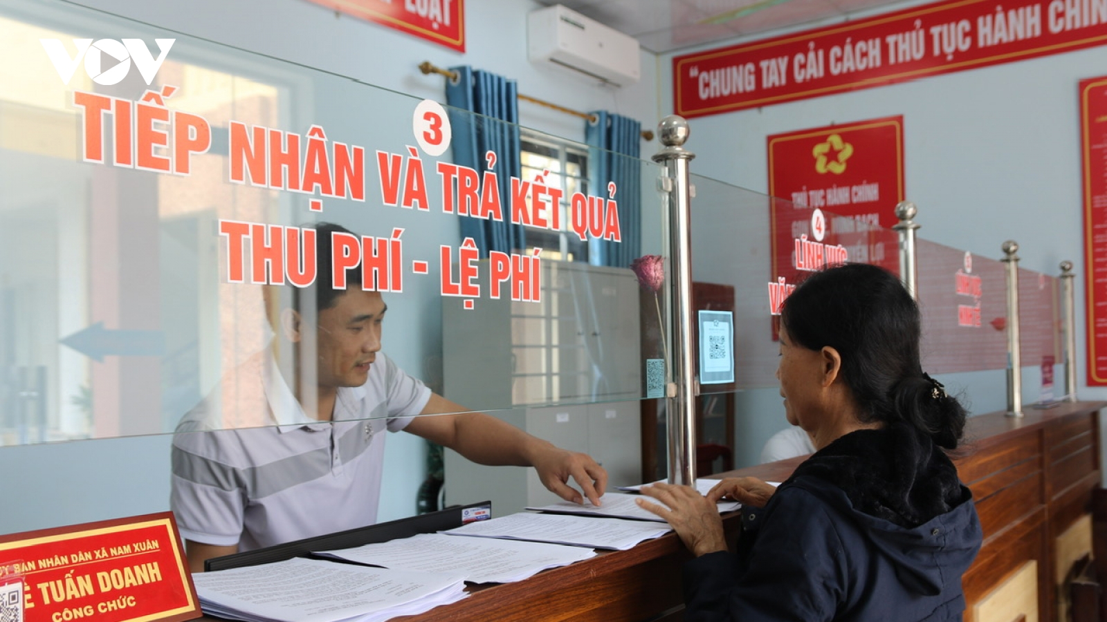 Cán bộ xã miền núi Thanh Hóa: "Phải làm việc cả đêm"