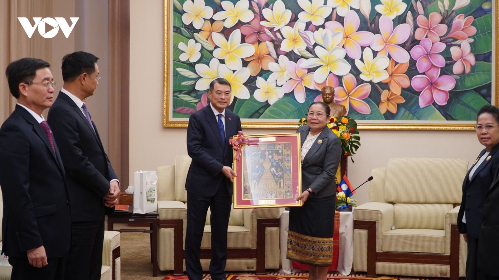 Việt Nam – Lào chia sẻ kinh nghiệm xây dựng Đảng, công tác cán bộ