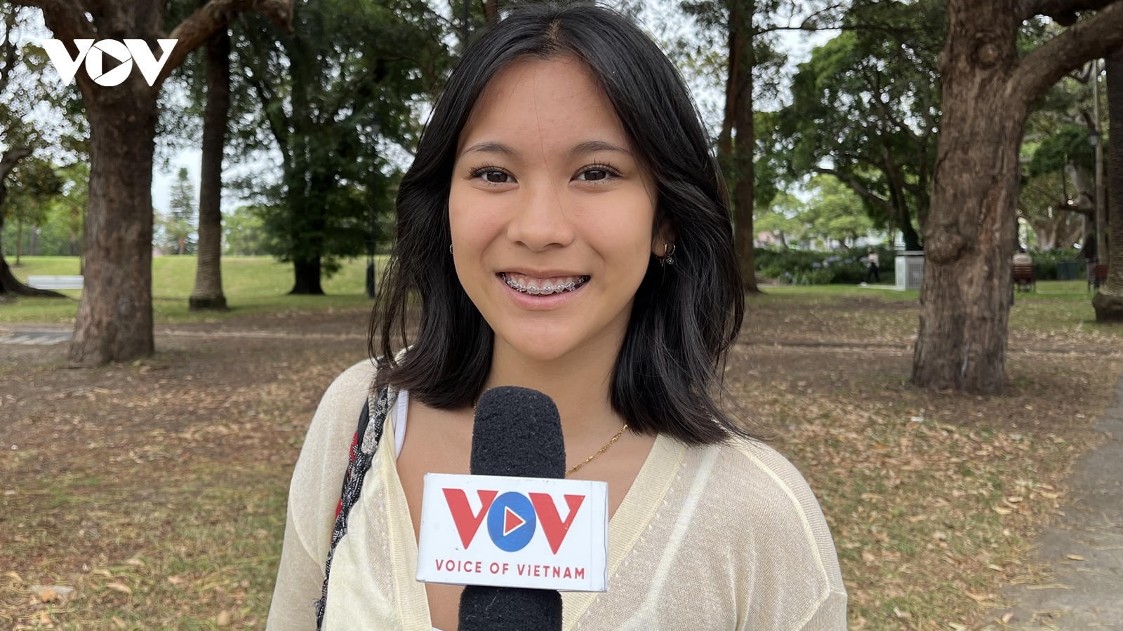 Thanh niên Australia phản ứng trước lệnh cấm trẻ dưới 16 tuổi sử dụng mạng xã hội