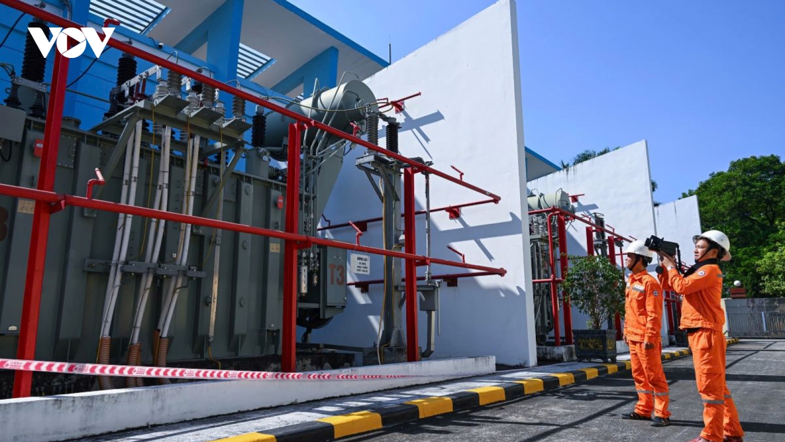 EVNHANOI nỗ lực bảo đảm điện an toàn, ổn định cho Thủ đô năm 2025