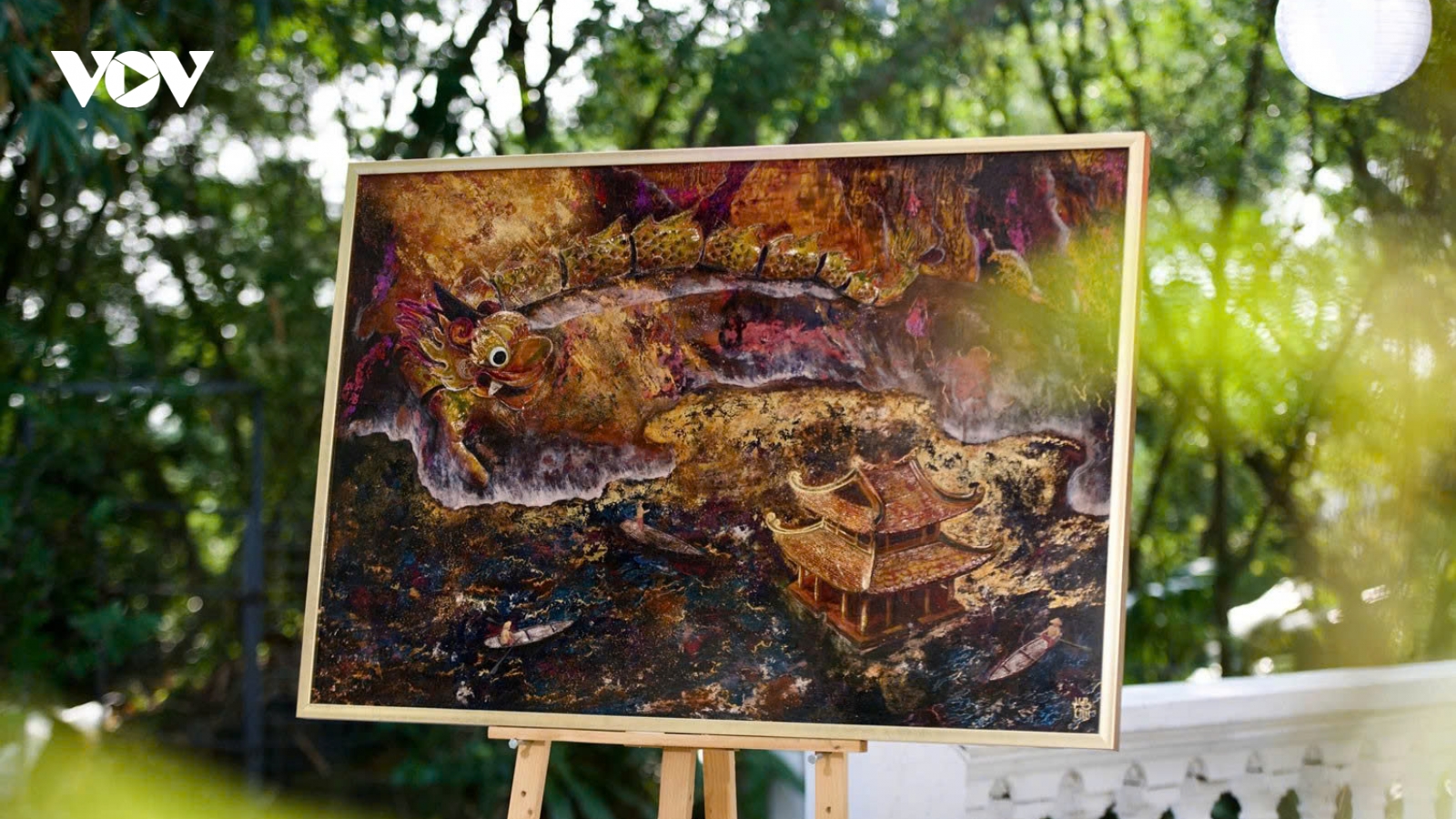 Gần 4 tỷ đồng từ hai bức sơn mài, họa sĩ 9X dành tặng cho các dự án xã hội