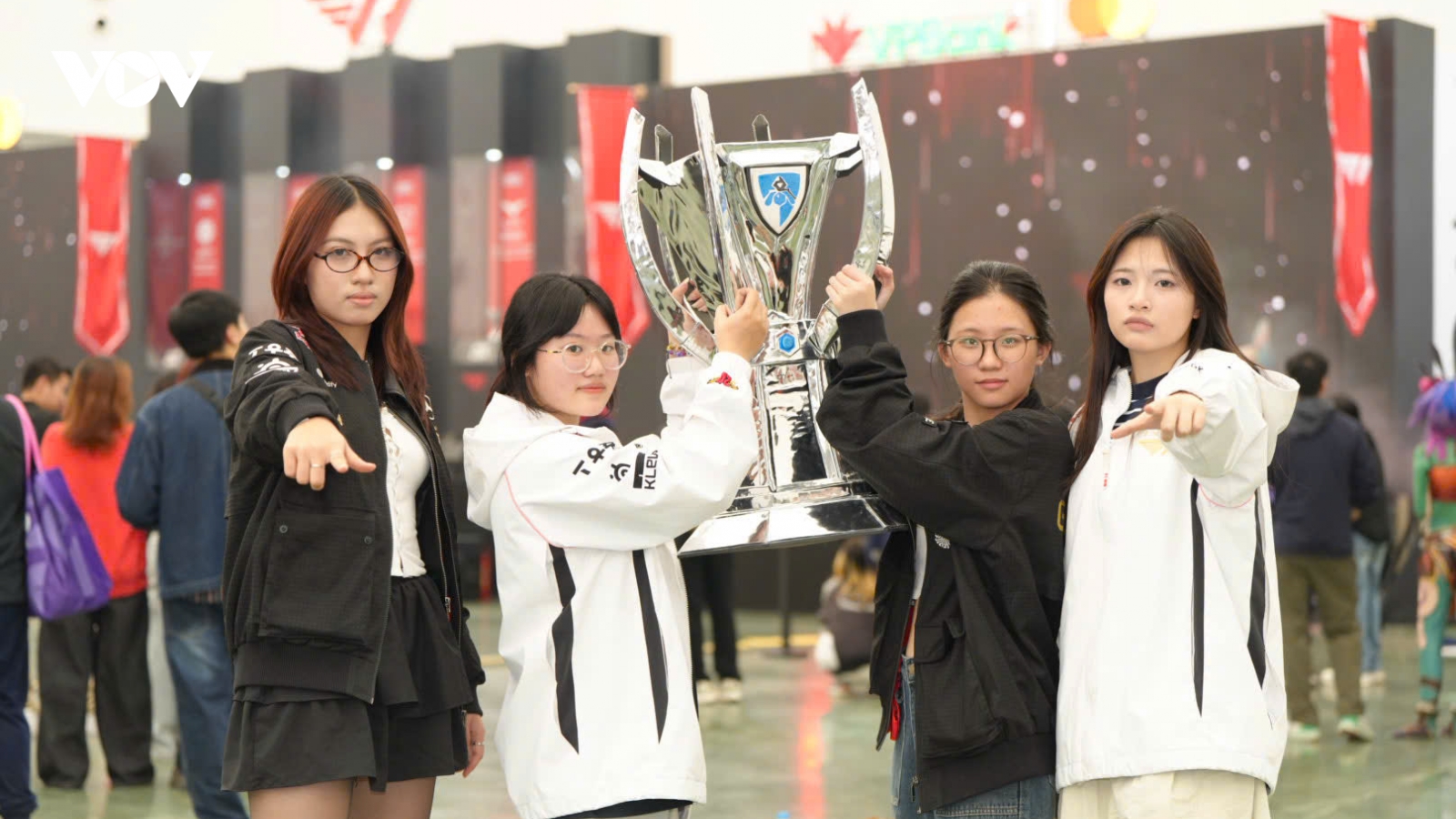 Faker và T1 khuấy động lễ hội eSports lớn chưa từng có tại Việt Nam