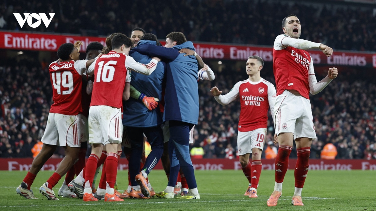 Kết quả bóng đá hôm nay 24/12: Arsenal thẳng tiến bán kết Cúp Liên Đoàn Anh