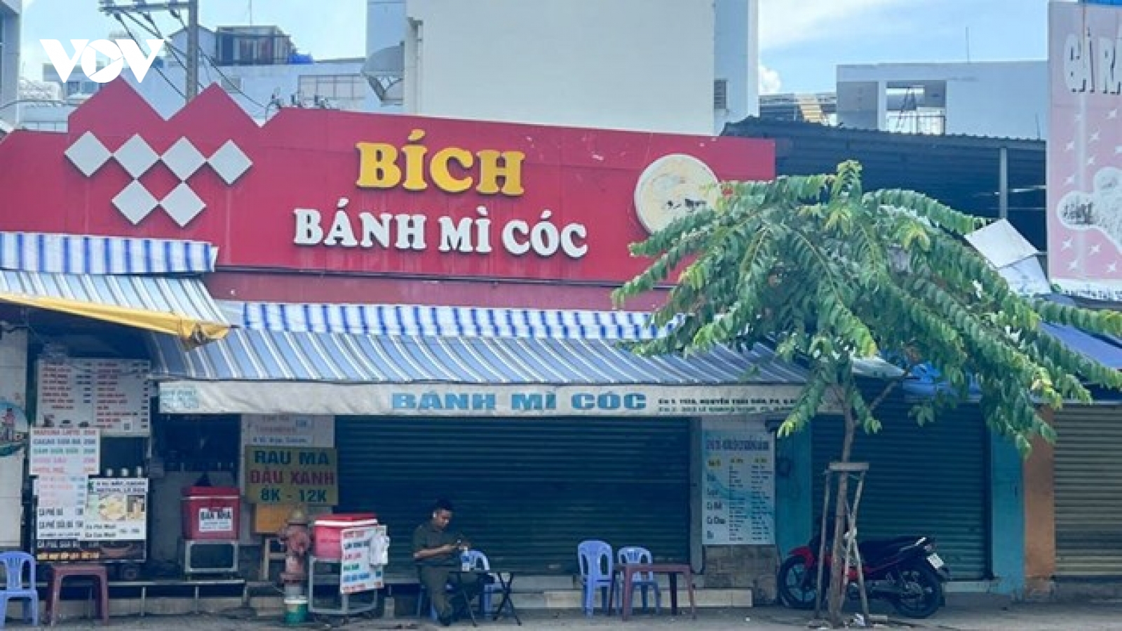 Hàng loạt vụ ngộ độc thực phẩm năm 2025: Từ bánh mì đường phố đến bữa ăn tập thể