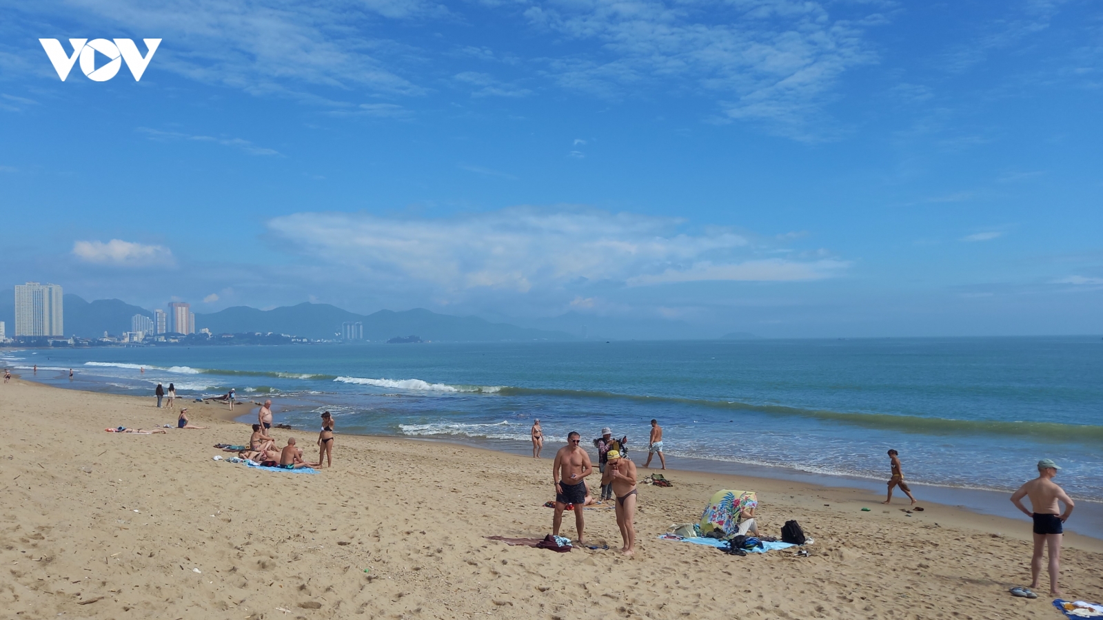 Nha Trang sạch đẹp trở lại sau mưa lũ, là điểm đến an toàn và nhộn nhịp du khách