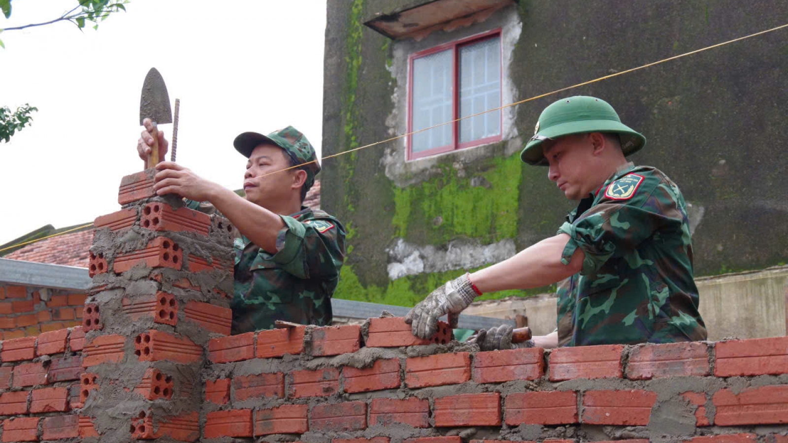 “Chiến dịch Quang Trung” chung tay dựng lại mái ấm sau lũ ở Khánh Hòa
