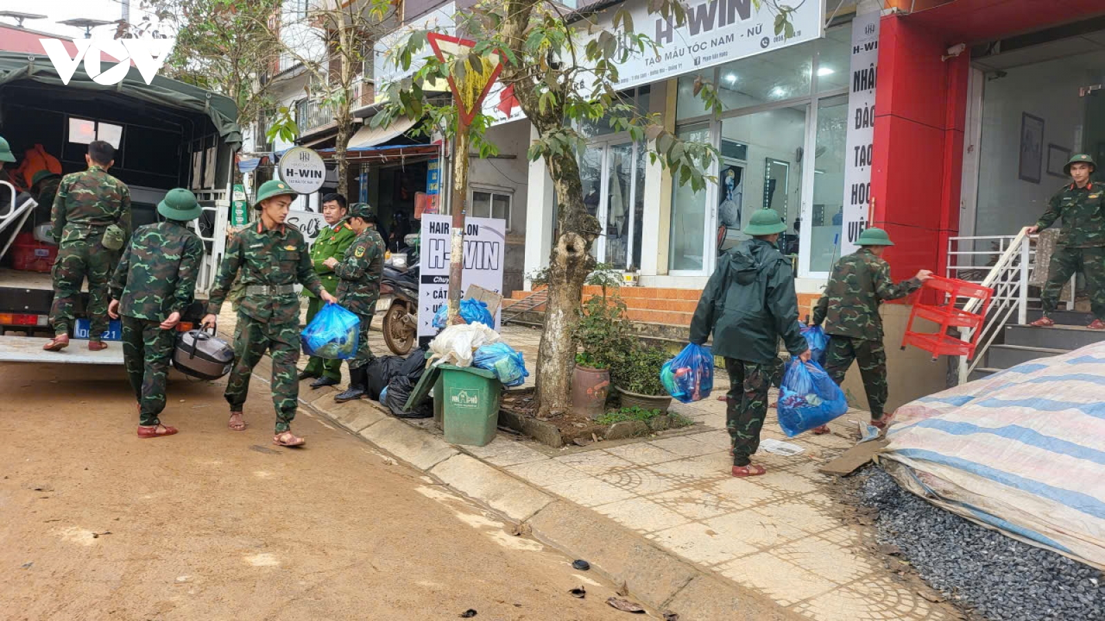 Chiến dịch Quang Trung xây lại nhà cho người dân đón Tết tại Khe Sanh, Quảng Trị