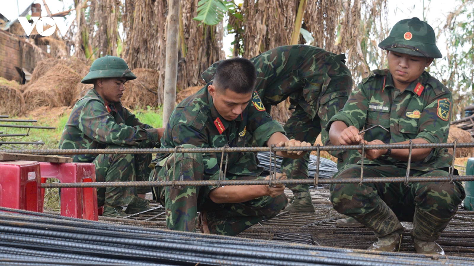 Bài 3: Từ hố móng bùn sâu đến những ngôi nhà an toàn vượt lũ
