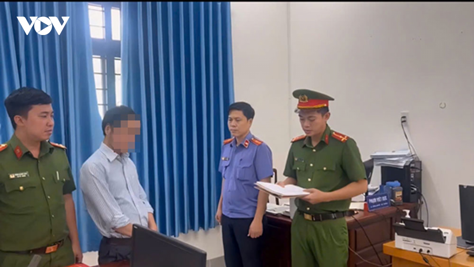 Cán bộ địa chính xã ở Đồng Nai bị bắt