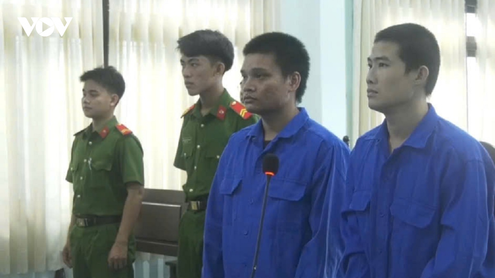 Hai thanh niên ở Lâm Đồng lĩnh án tù vì hành hung CSGT