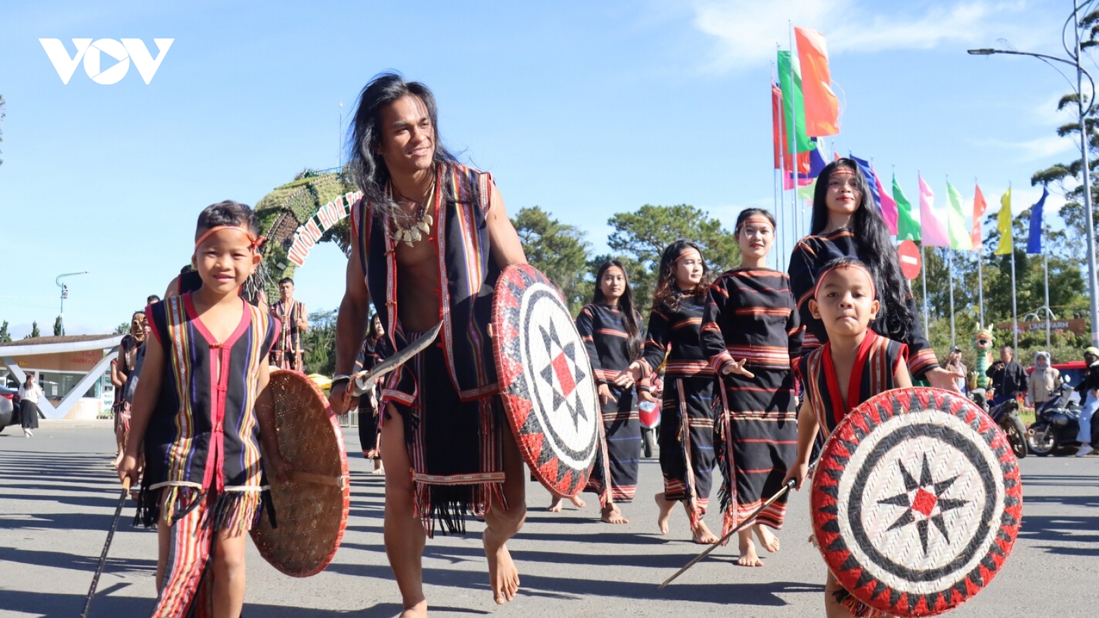 Lễ hội đường phố gắn kết con người và văn hoá cồng chiêng tại Đà Lạt