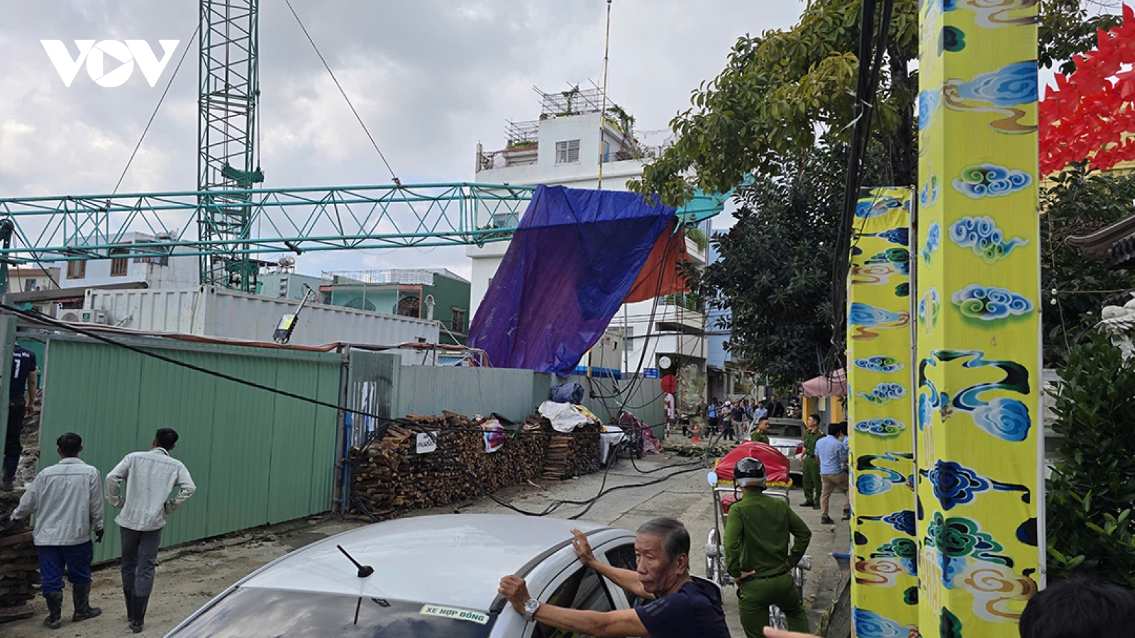 Gãy cần cẩu dự án thi công giữa trung tâm thành phố Đà Nẵng