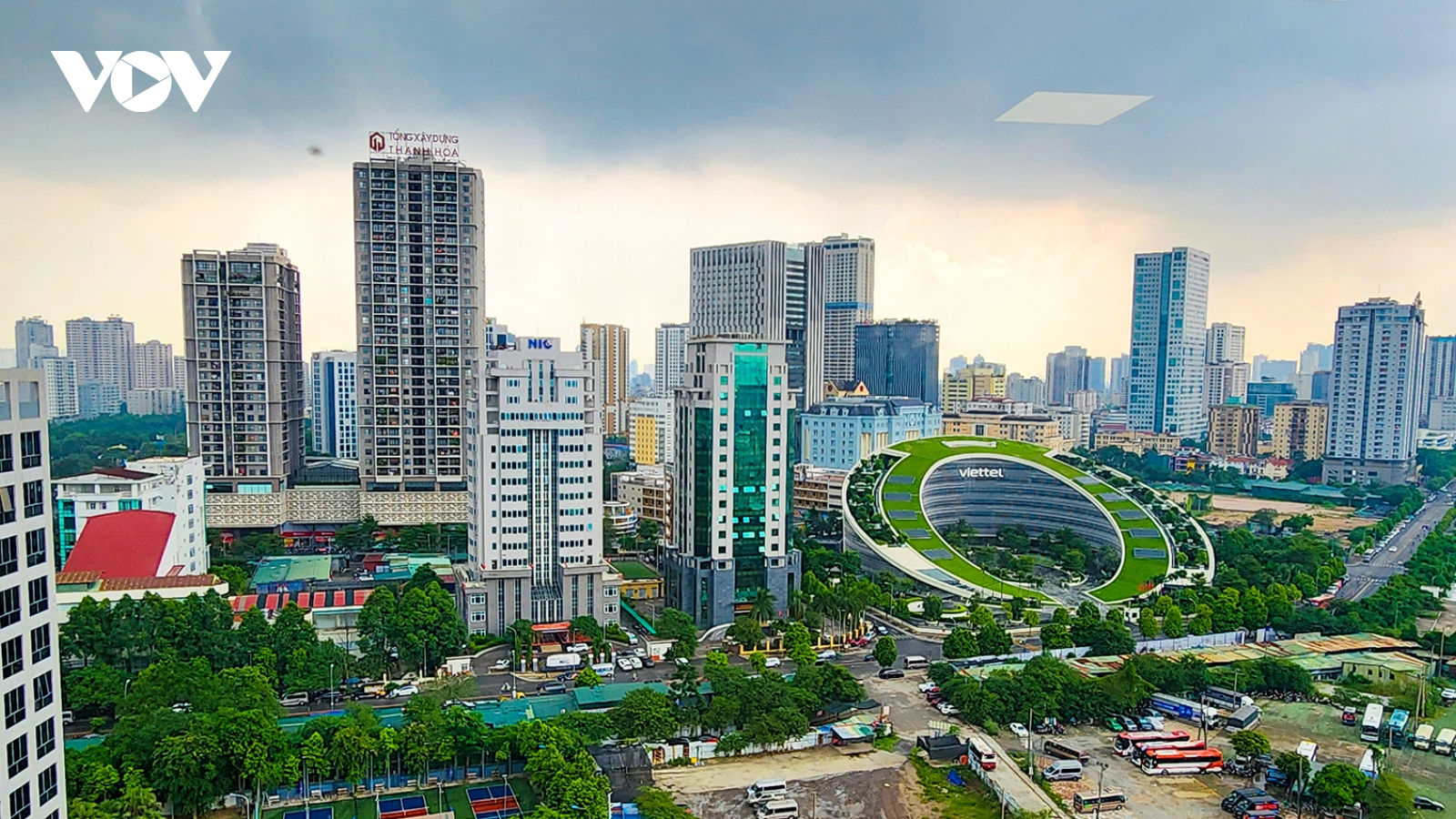 Không khí Hà Nội “dễ thở” trở lại sau mưa rét, AQI giảm mạnh về mức tốt