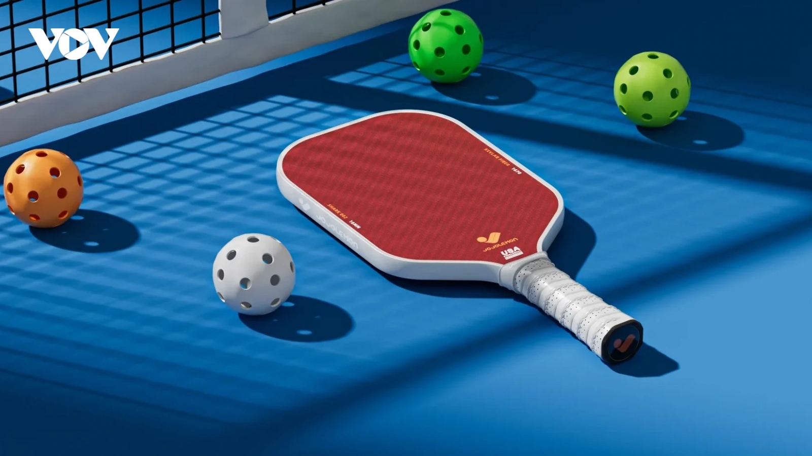 Cầm vợt pickleball của vợ xem tên hãng, phát hiện bí mật động trời