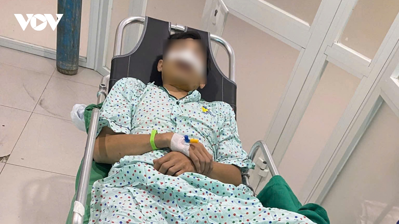 Điều tra nhóm bảo vệ chợ đầu mối Hóc Môn đánh gãy mũi công nhân bốc xếp