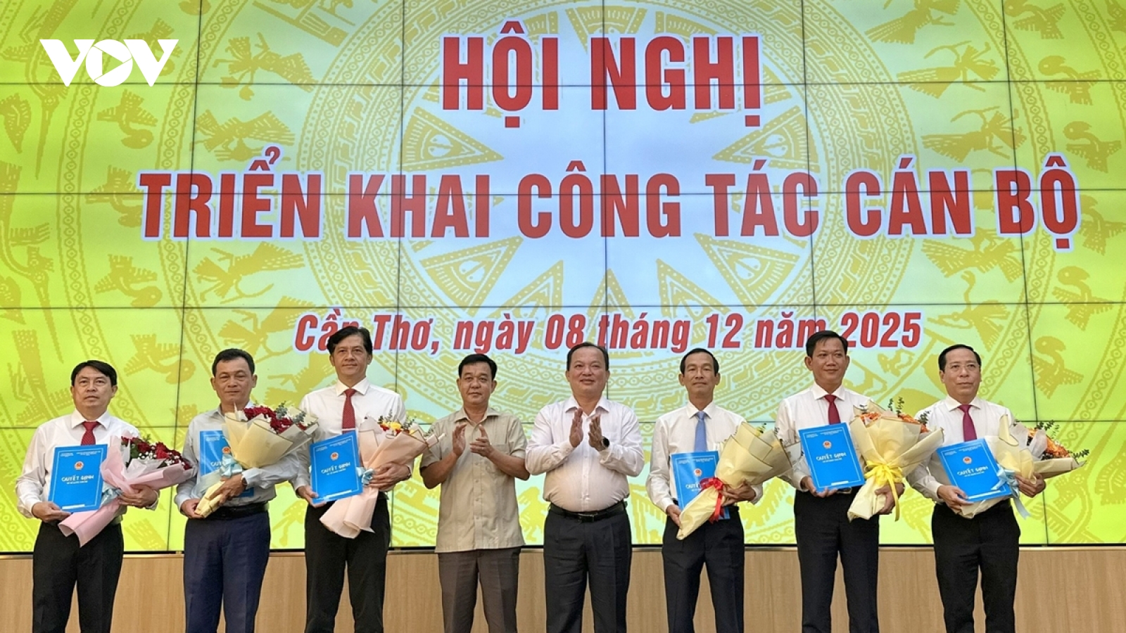 Cần Thơ trao các quyết định bổ nhiệm cán bộ