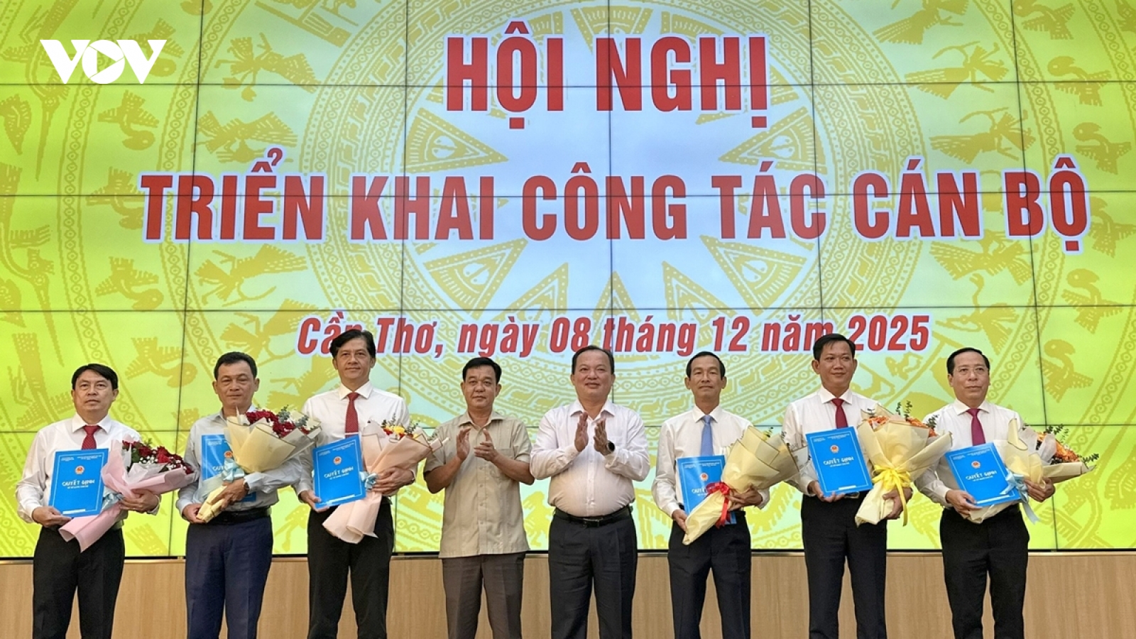 Cần Thơ trao các quyết định bổ nhiệm cán bộ