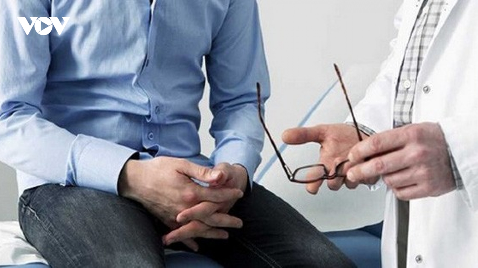 Bất thường ở tinh hoàn tuổi già: Khi nào cần đi khám ngay?
