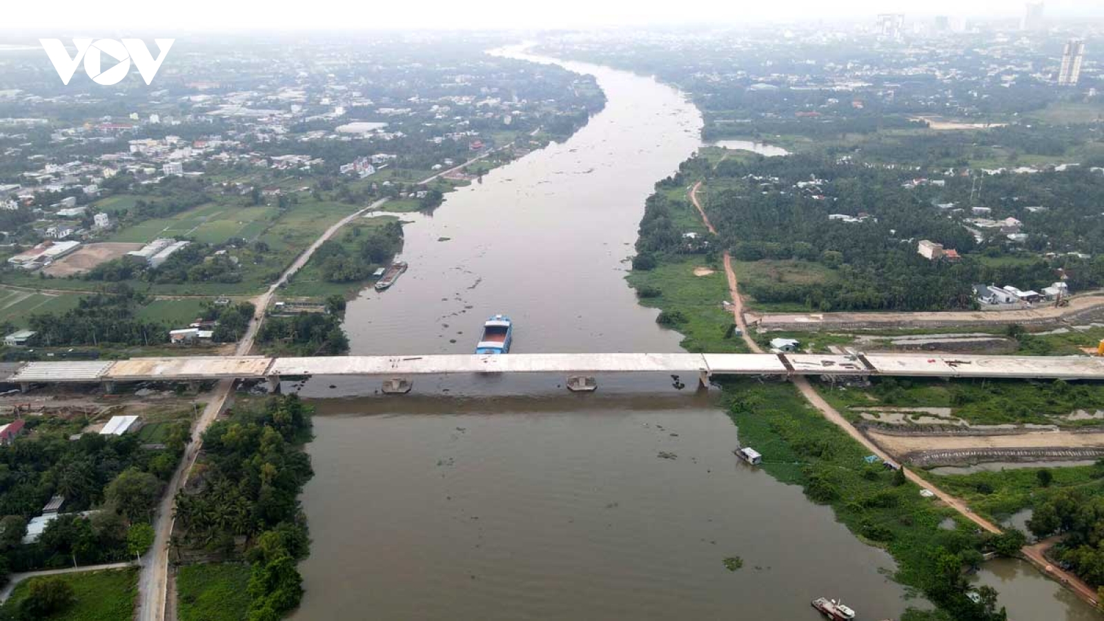 Nghịch lý đầu tư công: Đói vật liệu, tắc cơ chế