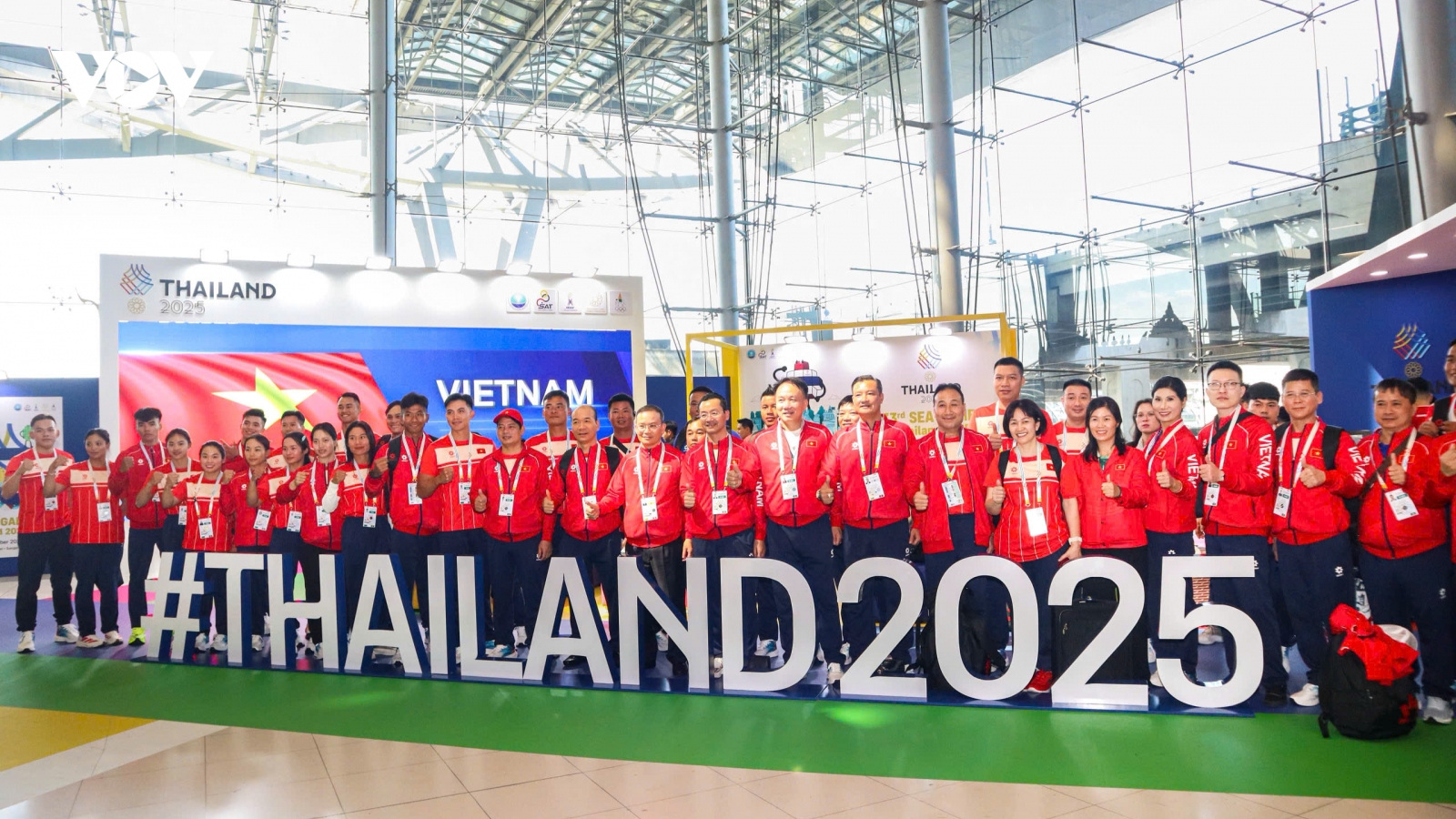 Đoàn thể thao Việt Nam đã đến Thái Lan, quyết tâm giành 100 HCV SEA Games 33