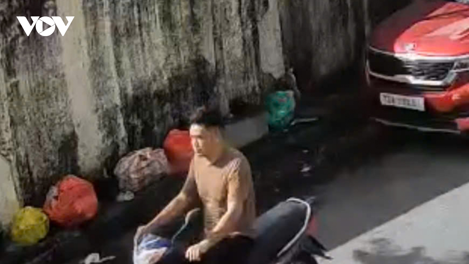 Công an Đà Nẵng truy tìm đối tượng đâm người phụ nữ