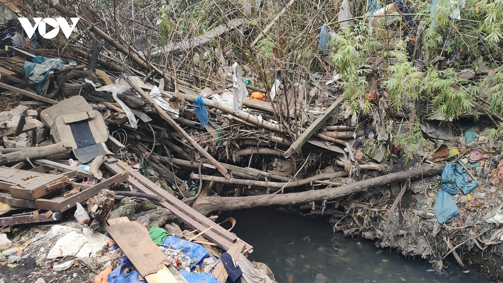 Mương Kẻ Khế, Ngọc Hà thành bãi rác do dự án treo 17 năm