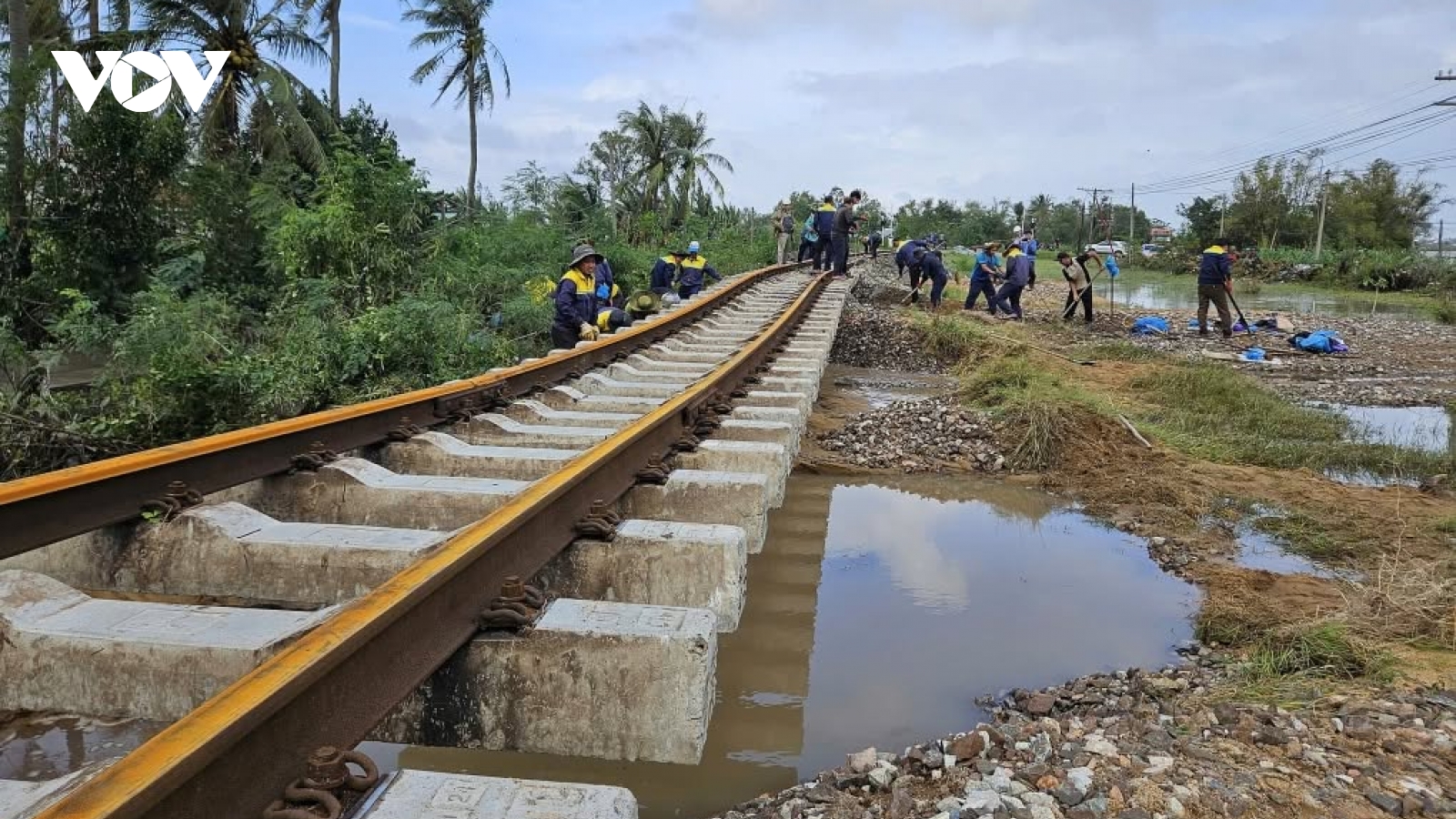Đường sắt Hà Nội – TP.HCM hư hỏng nặng, Bộ Xây dựng công bố tình huống khẩn cấp