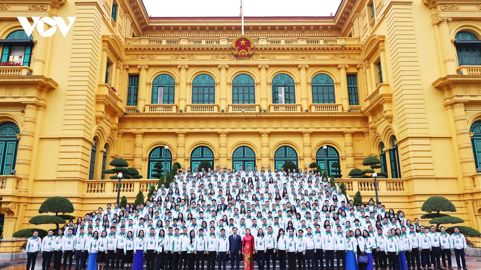 Đoàn đại biểu Đại hội Đoàn Thanh niên Chính phủ vào Lăng viếng Chủ tịch Hồ Chí Minh