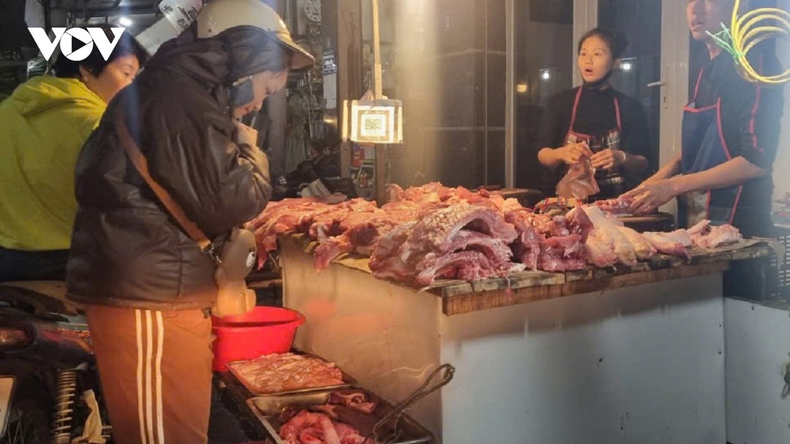 Giá lợn tăng nhanh, thị trường thịt lợn “nóng” trước thềm Tết