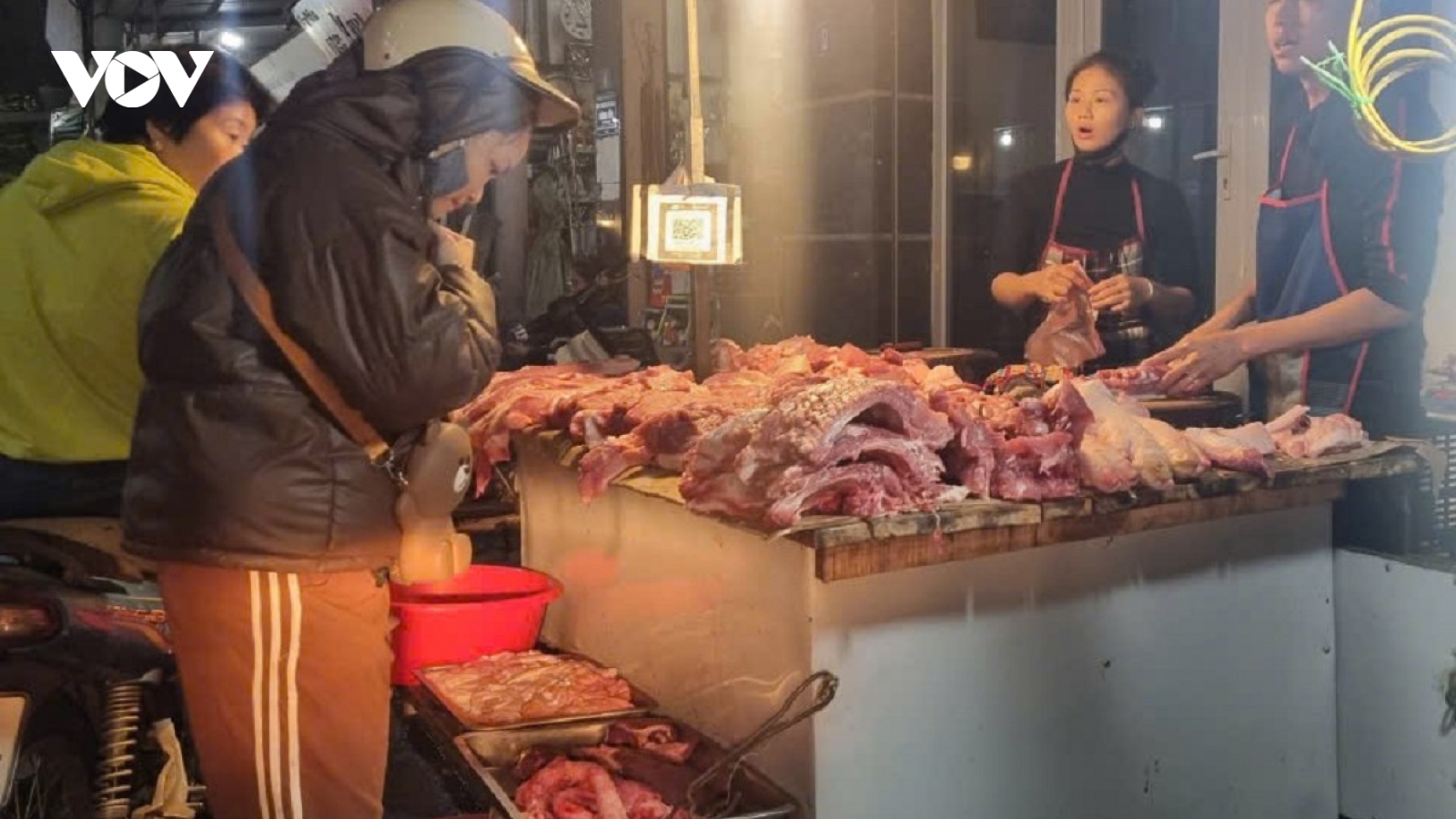 Giá lợn tăng nhanh, thị trường thịt lợn “nóng” trước thềm Tết