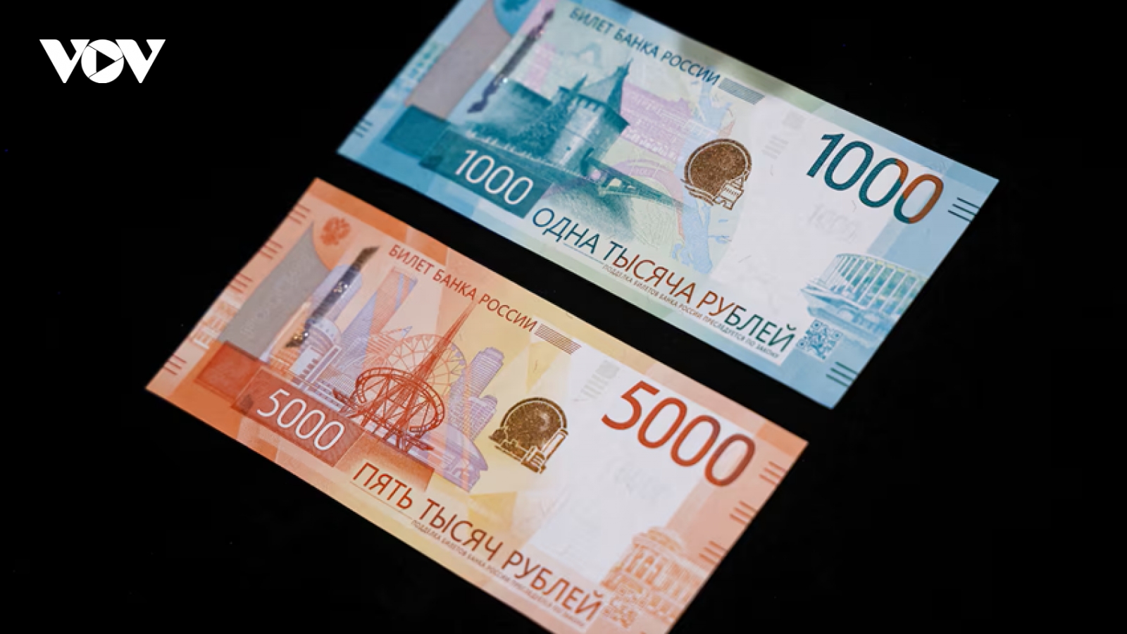 Bloomberg: Đồng rúp Nga ghi nhận mức tăng mạnh trong năm 2025