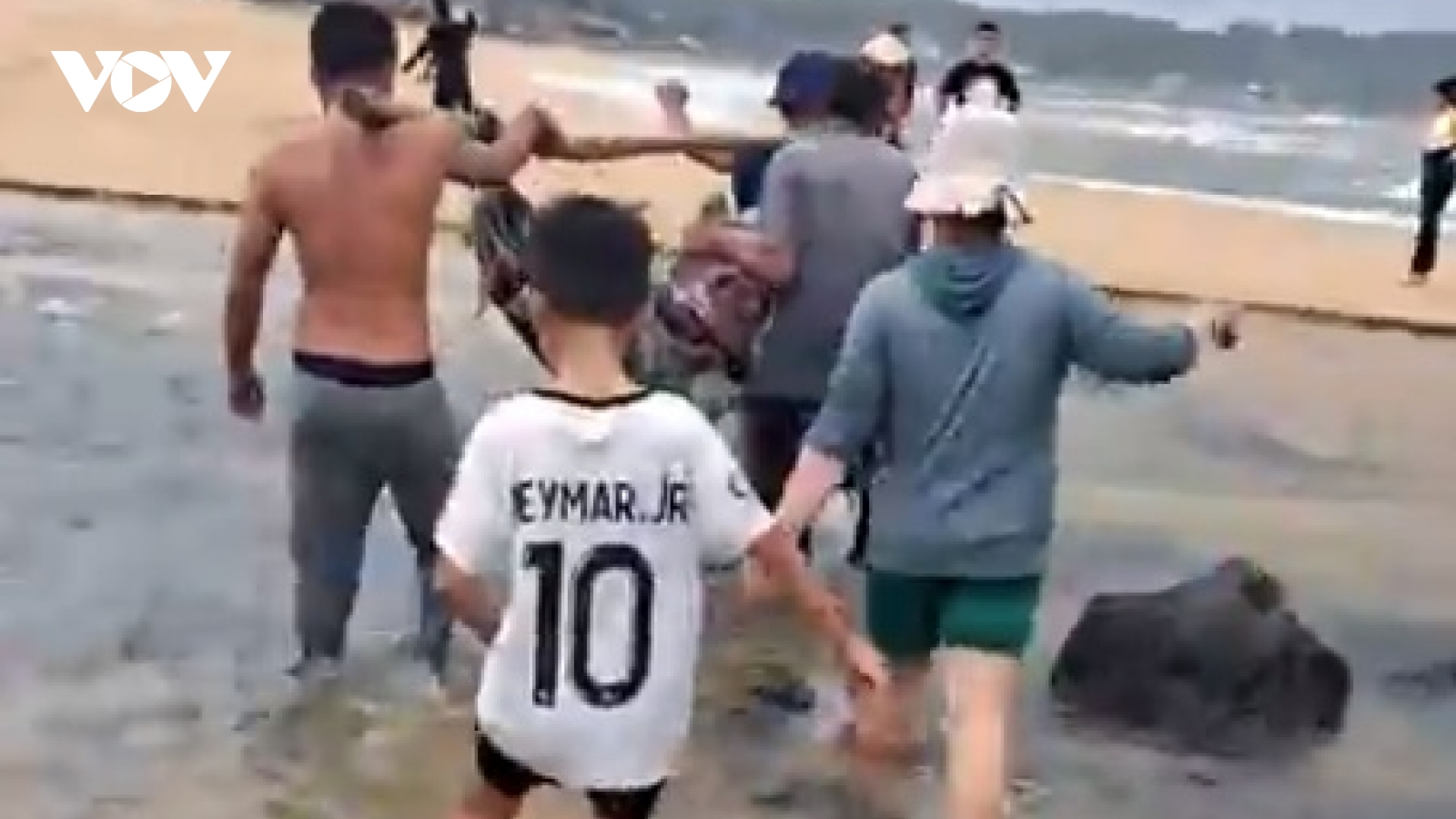 Lặn biển bắt tôm hùm nhí, người đàn ông ở Quảng Ngãi tử vong