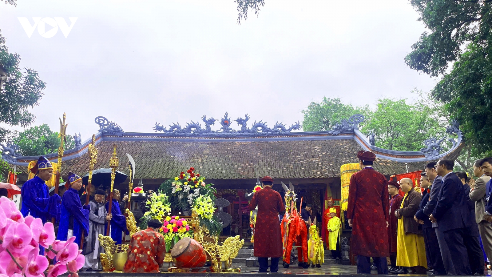 Dâng hương tri ân Đức Thánh Tản Viên Sơn tại Ba Vì, Hà Nội