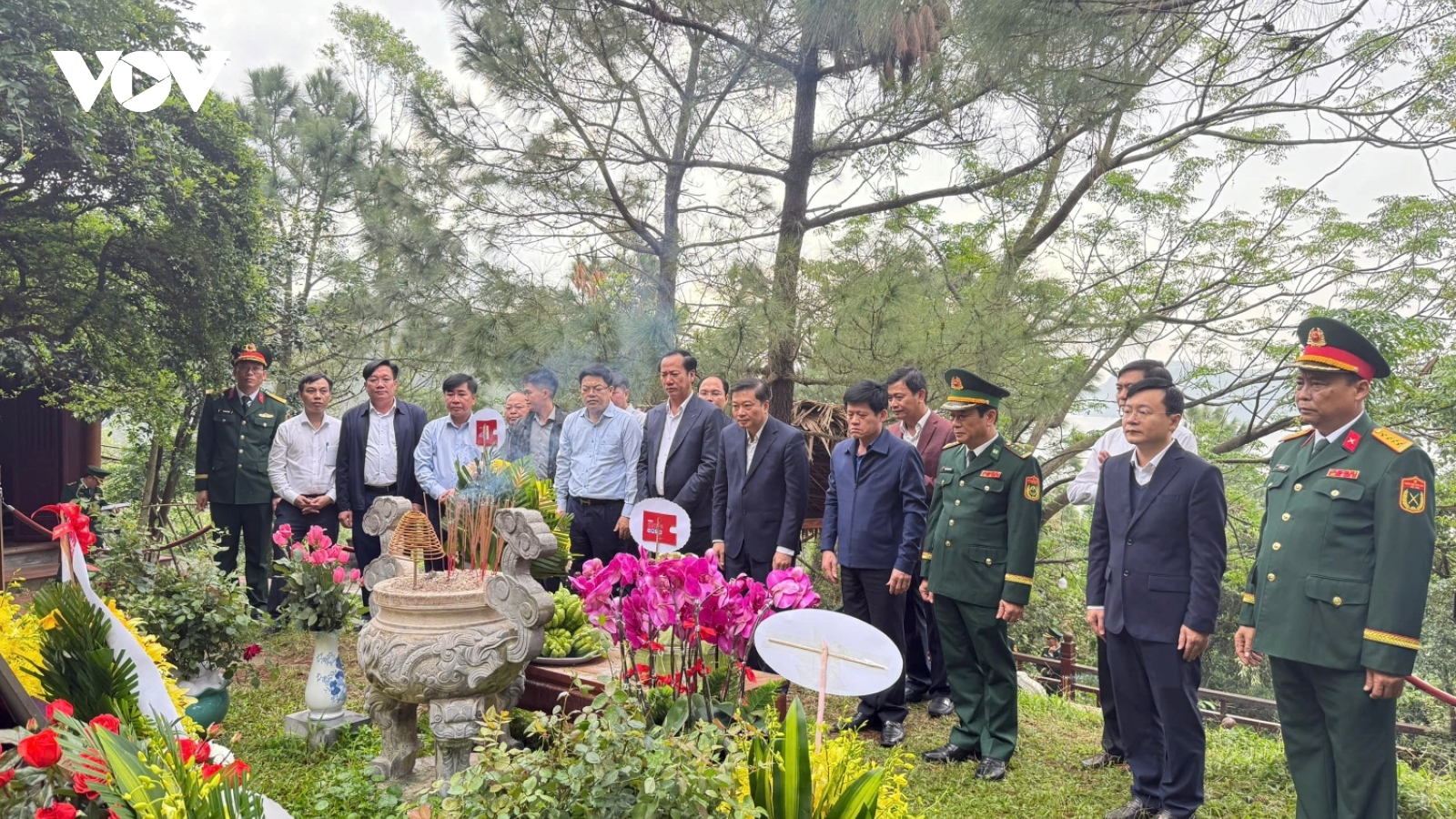 Dâng hương tưởng nhớ Đại tướng Võ Nguyên Giáp