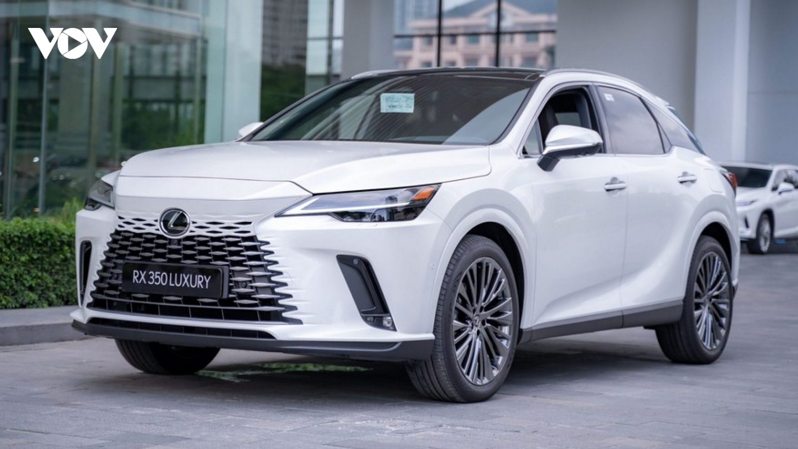 Triệu hồi hơn 2.700 xe Lexus tại Việt Nam để cập nhật phần mềm