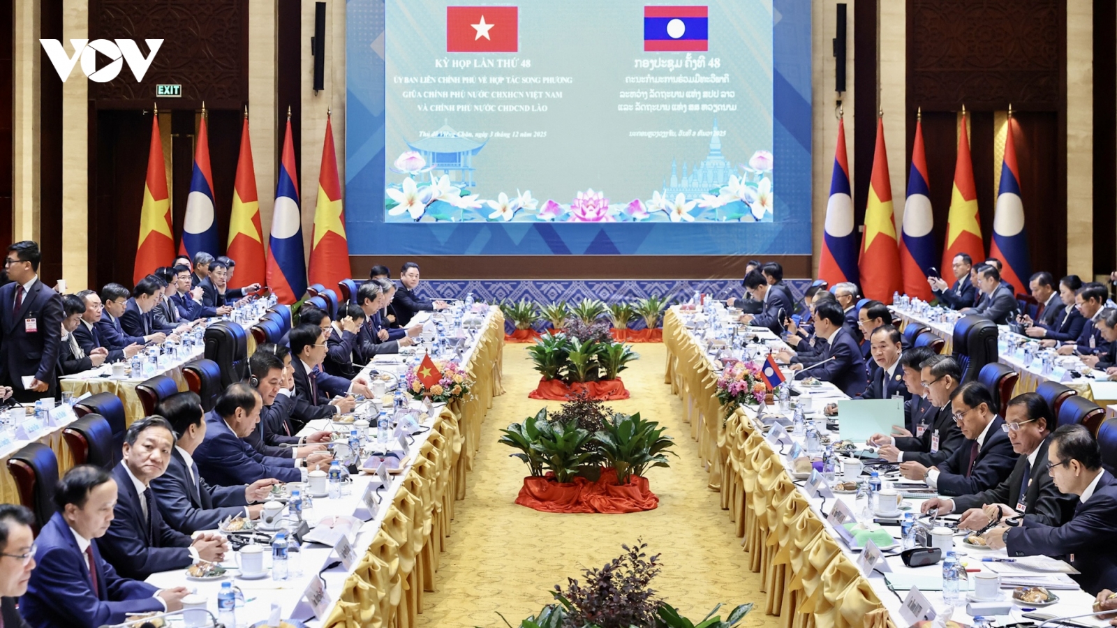Thủ tướng Việt Nam và Lào đồng chủ trì Kỳ họp lần thứ 48 Ủy ban Liên chính phủ