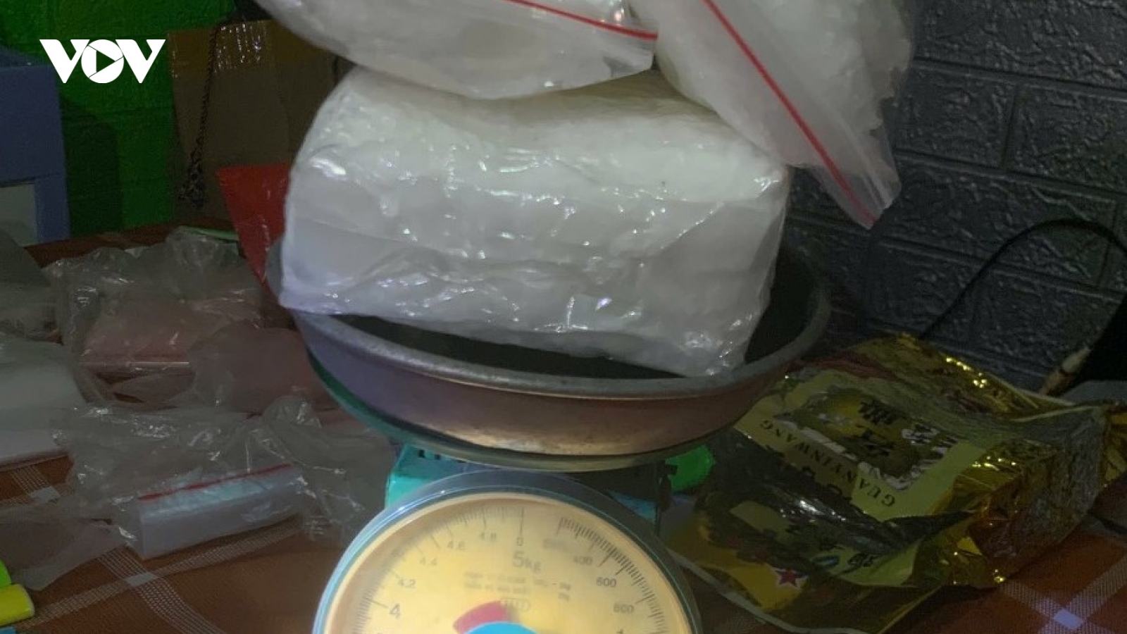 Triệt phá đường dây ma túy xuyên quốc gia, thu giữ nhiều súng đạn