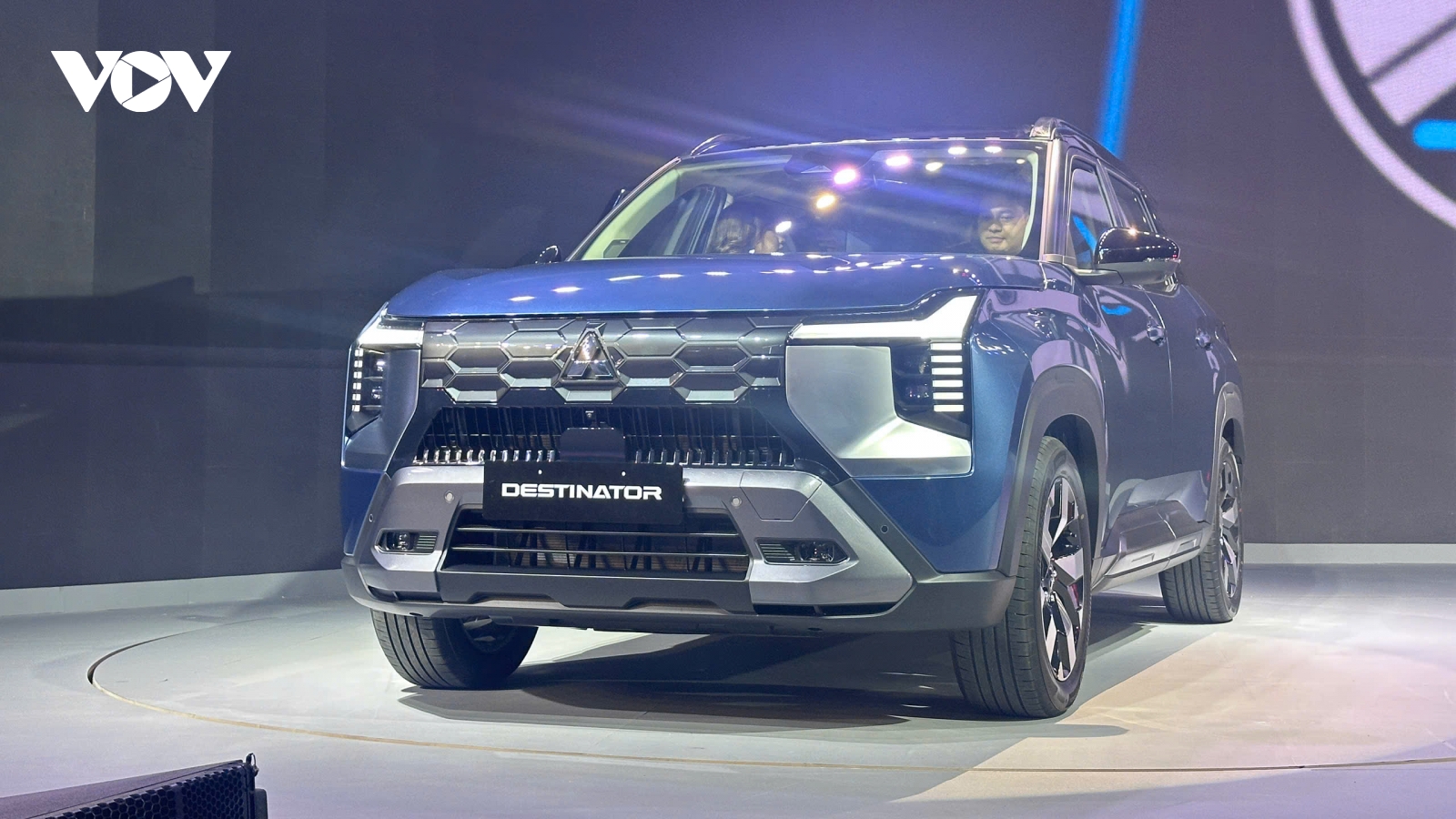 SUV 7 chỗ Mitsubishi Destinator chính thức ra mắt, giá từ 780 triệu đồng