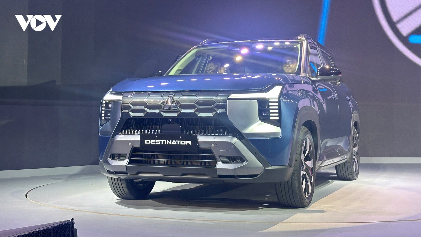SUV 7 chỗ Mitsubishi Destinator chính thức ra mắt, giá từ 780 triệu đồng