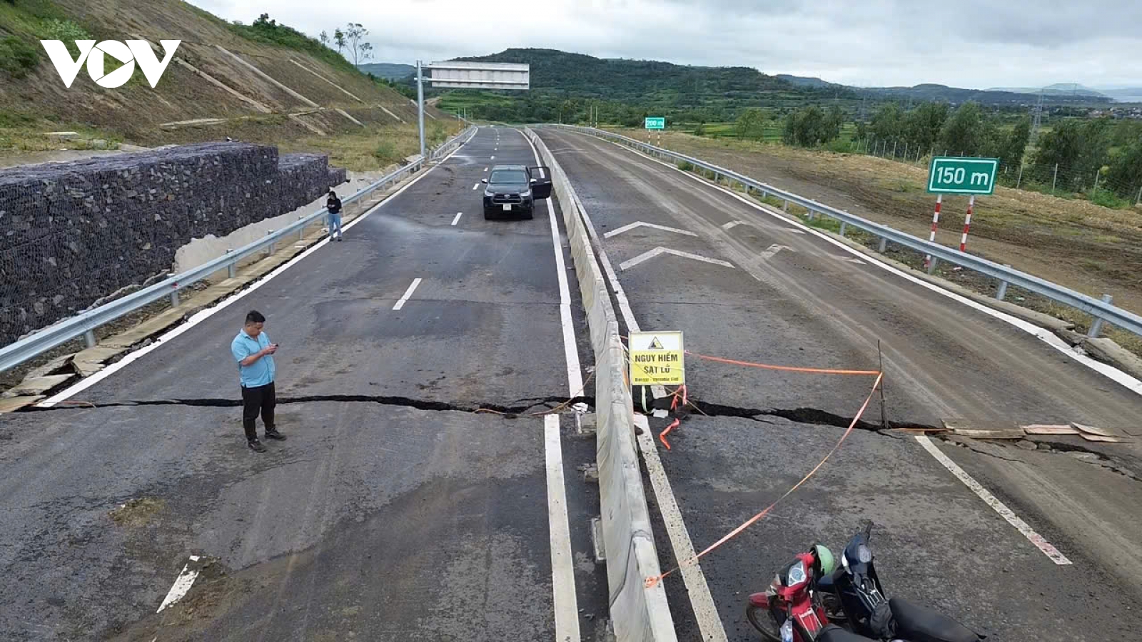 Sạt trượt nghiêm trọng đoạn cao tốc Bắc - Nam qua Đắk Lắk, lùi kế hoạch thông xe