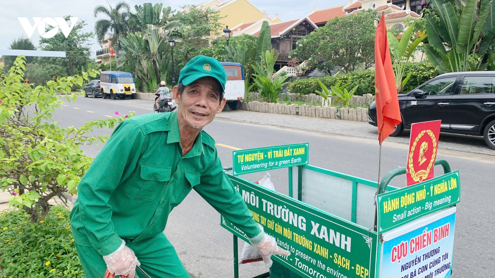 Cựu chiến binh Nguyễn Thương 10 năm tự nguyện nhặt rác bảo vệ môi trường