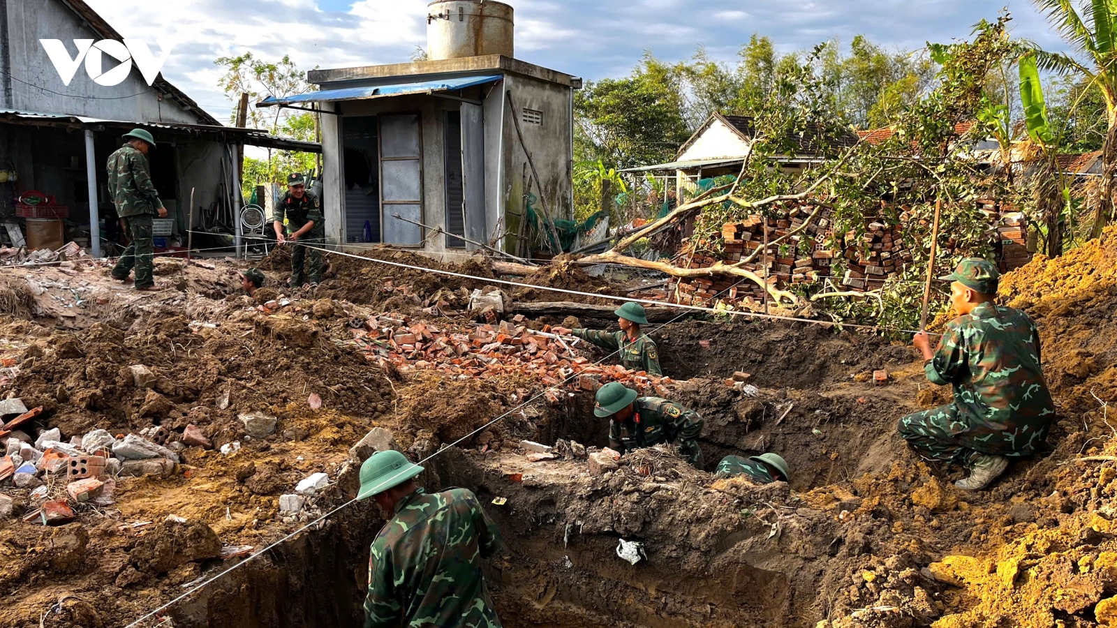 Những căn nhà “thần tốc”, đậm nghĩa tình quân - dân