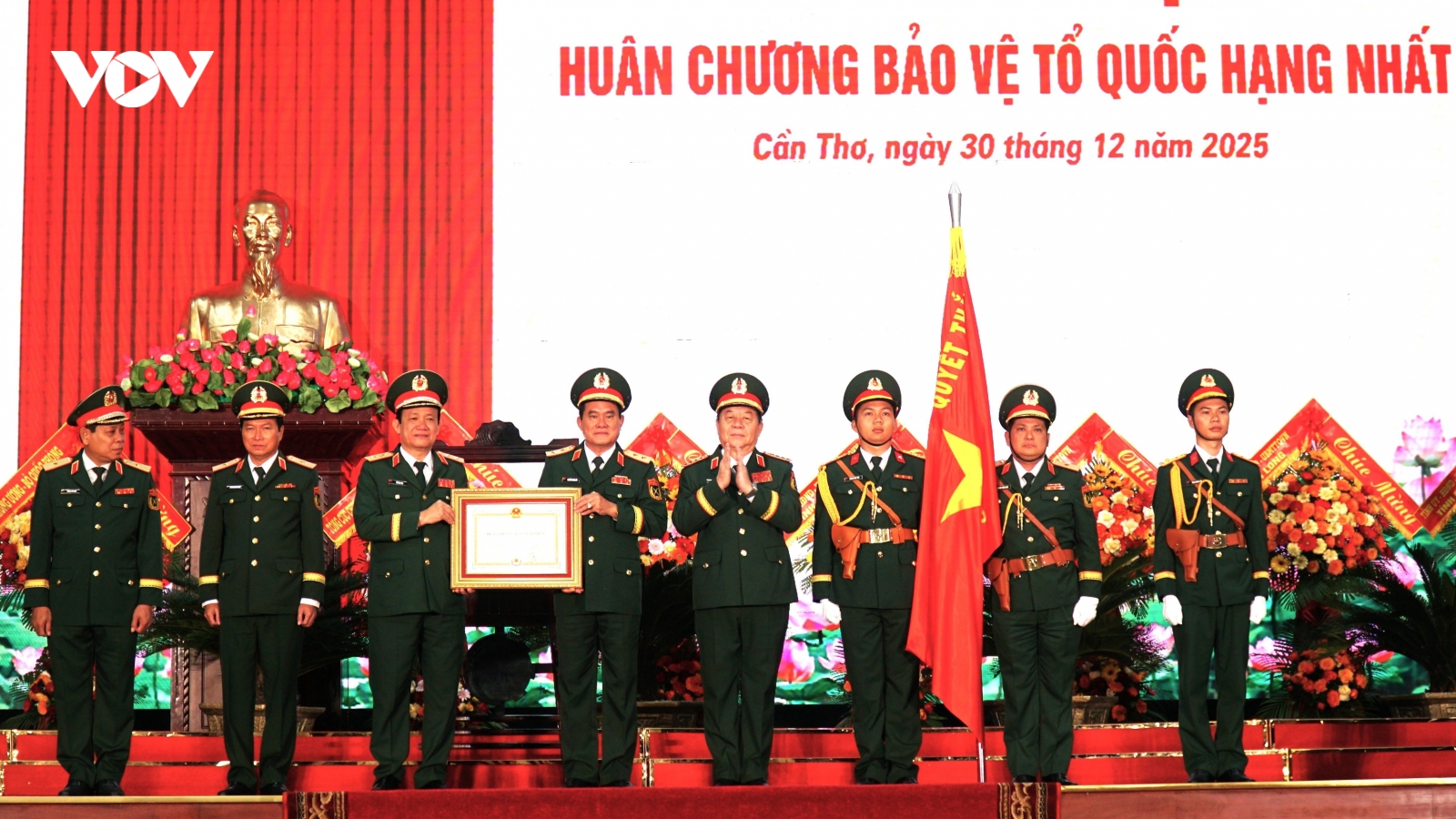 Quân khu 9 đón nhận Huân chương Bảo vệ Tổ quốc hạng Nhất