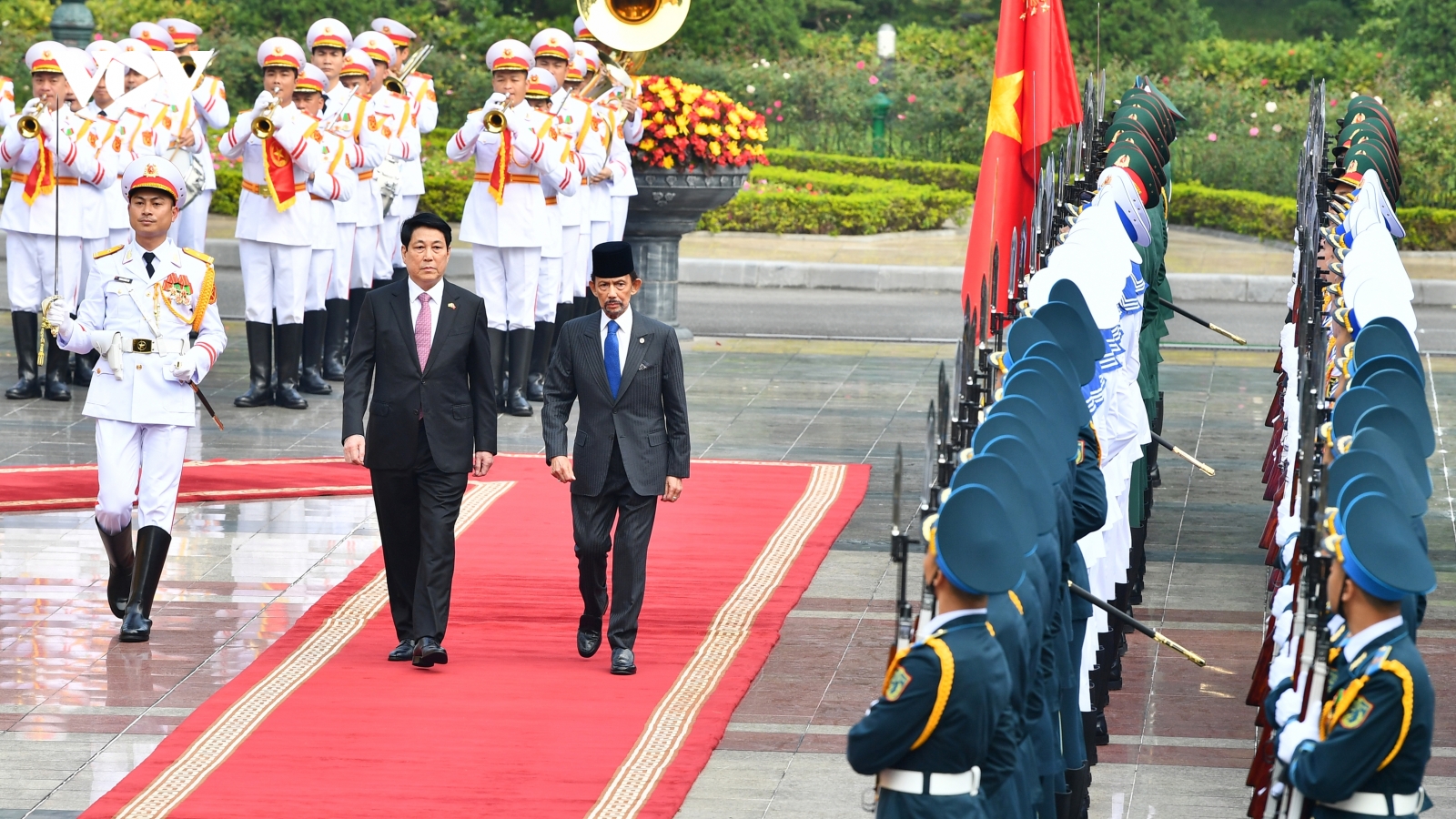 Lễ đón trọng thể Quốc vương Brunei thăm cấp Nhà nước tới Việt Nam
